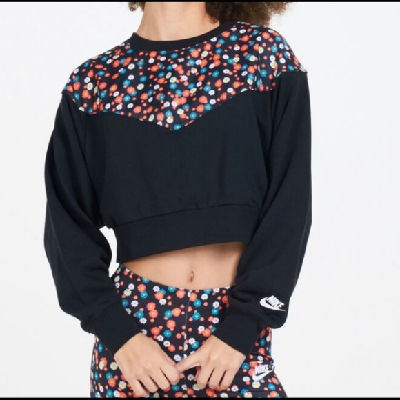 Nike Sweaters - OFFER NOW :) Nike NSW heritage floral crop sweatshirt